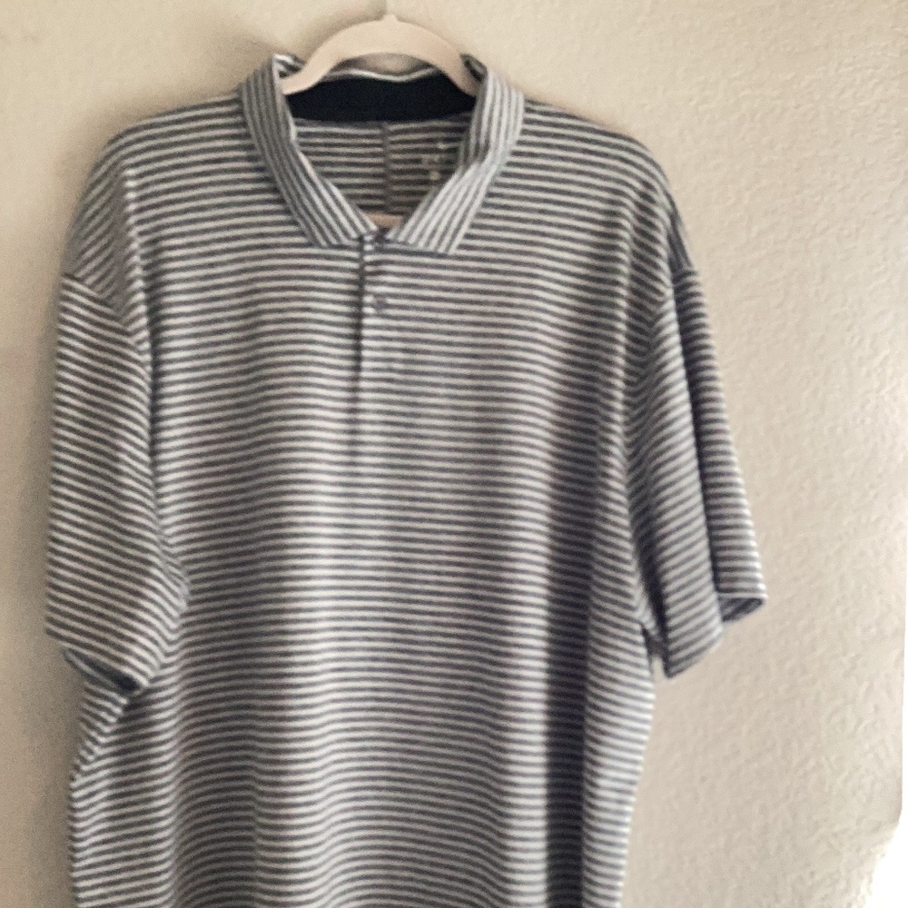 Men’s tiger woods golf shirt